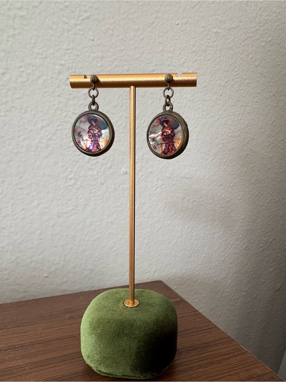 Vintage Style Geisha Dangle Earrings